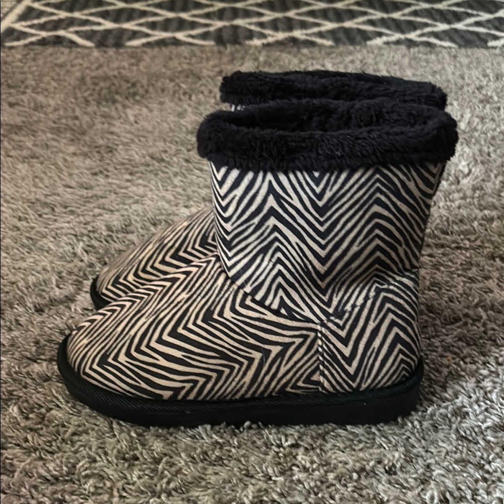NWOT Vera Bradley Zebra Print Women's Boots